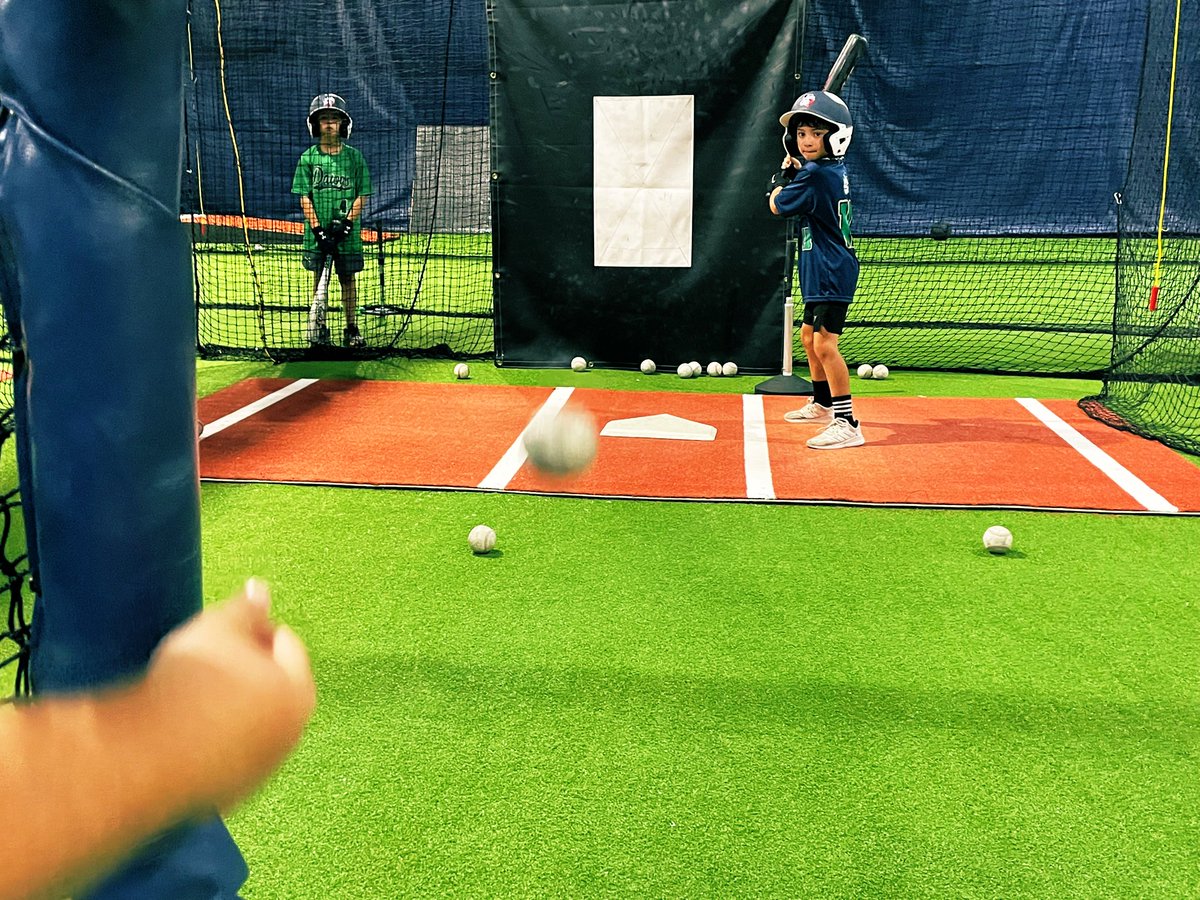 TDEdgeBaseball's tweet photo. The 8U Dawgs getting their work in at @TDSportsAcademy before their Baseball USA "The Yard" Fall League double header this Sunday.
#PlayLikeaDawgToday #HoustonSelectBaseball https://t.co/JkbKTsAFkP
