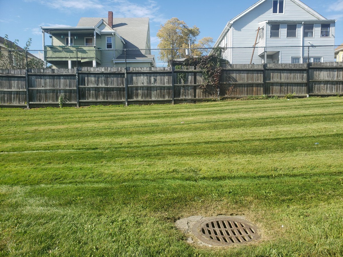 MaEverett's tweet photo. Everett Veterans Memorial Stadium. Everett, Ma https://t.co/4DrtTqpefh