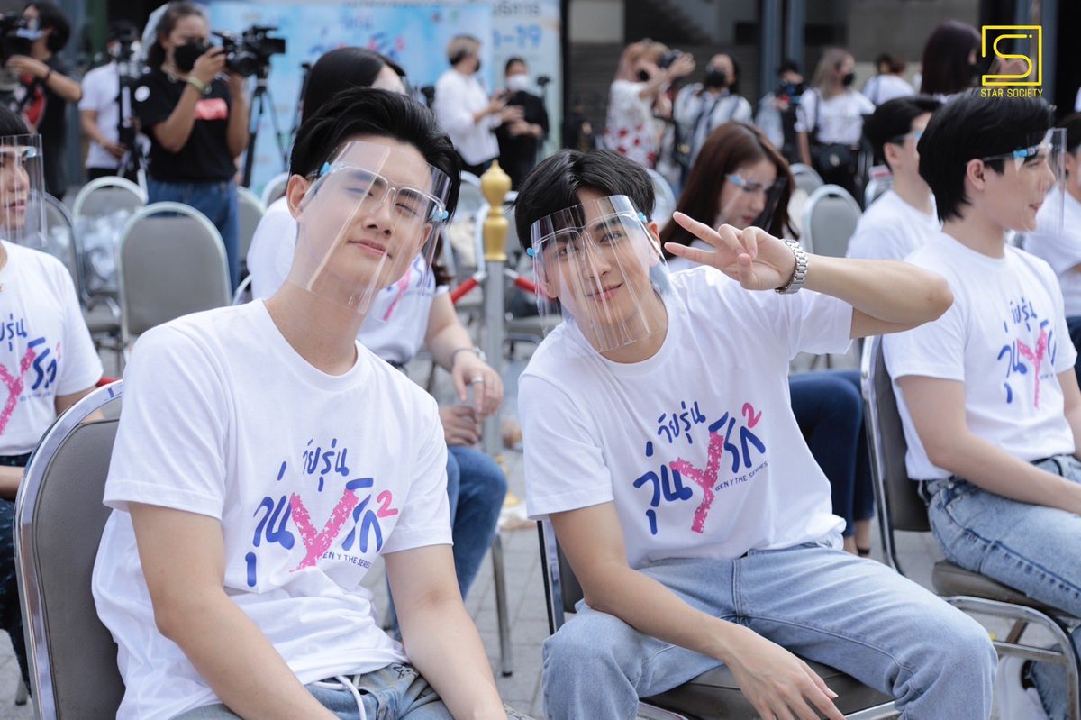 BankBo4InterFan's tweet photo. Bank and Bonus from the other Thai entertainment news.📸
Thanks for a cute shot💕🙏

📌https://t.co/BQDFewIjug
📌 https://t.co/WEKkzlNnaR

#บวงสรวงGenYss2 
#แบงค์โบ
#ด้อม25
#เจ้าแบงค์กล้วยหอม
#นัสยิ้มจิ้มแก้ม https://t.co/Oms01qDJ0I