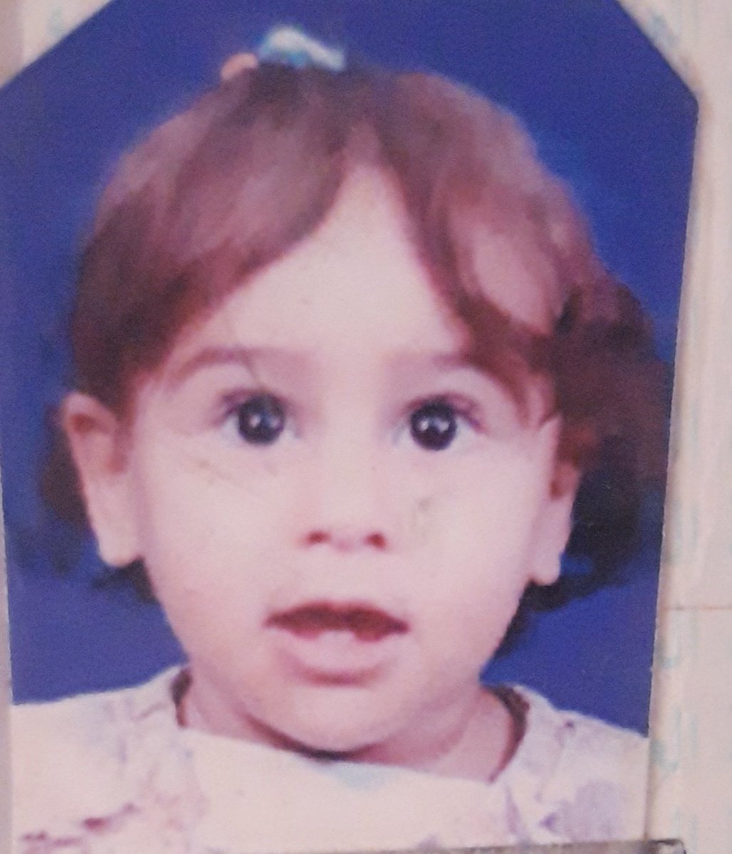 🙂😂😂😂😂💔😭لحد يسأل شنو
 هاي بيدج لان ما اعرف  .. 
اعتقد جنت ادخن جروت🤣🤣🤣

هاي من جنت فطم بنت العائلة الوحيدة 🥺😭🖤