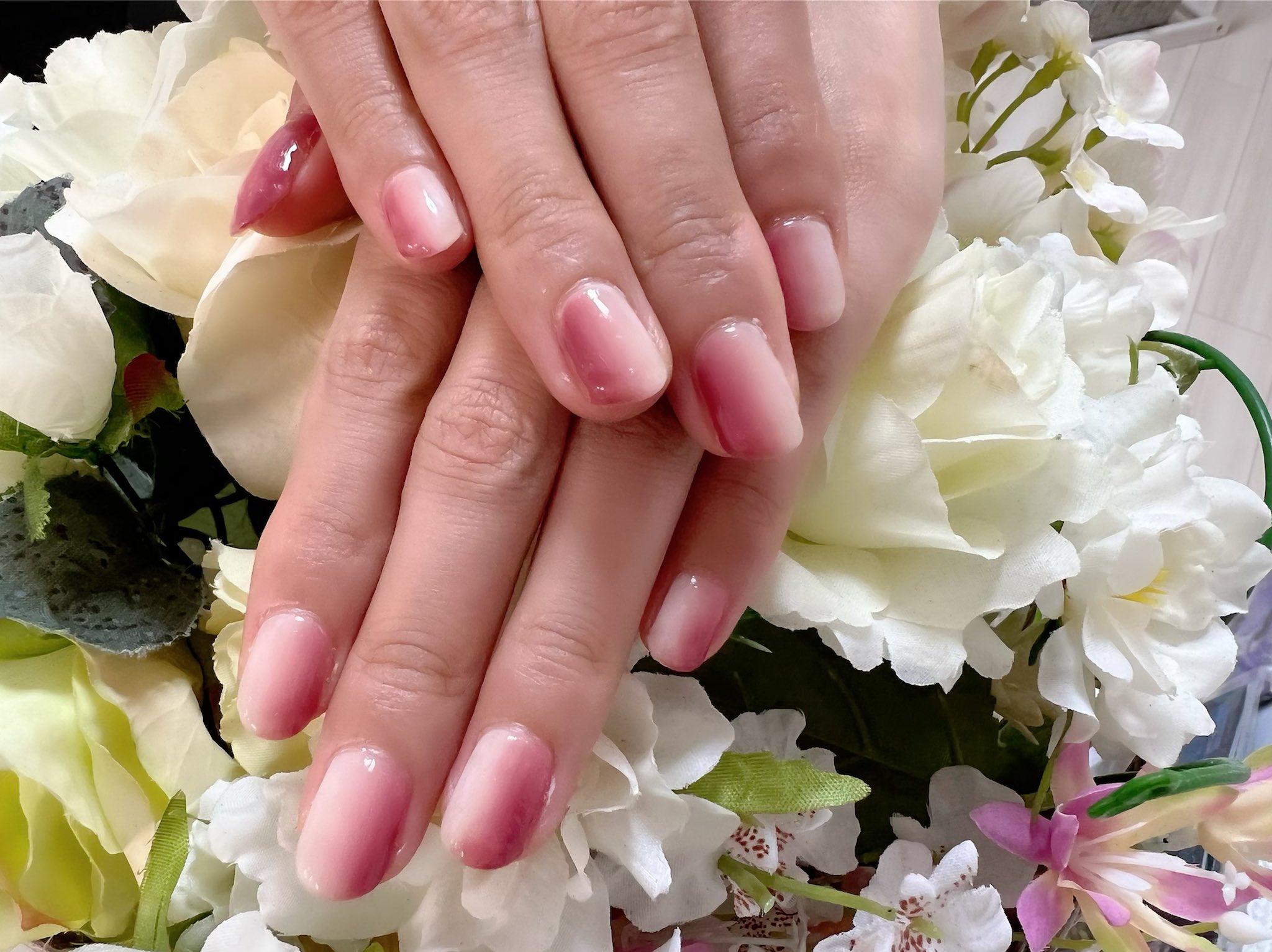 淑巳 お客さまネイルのご紹介 秋らしいテラコッタカラーの縦グラデーション シンプルだけど個性的 秋ネイル 縦グラデーション カルジェル専門サロン 天満橋ネイルサロンエヌカラーズ T Co Mkicsbewqb Twitter