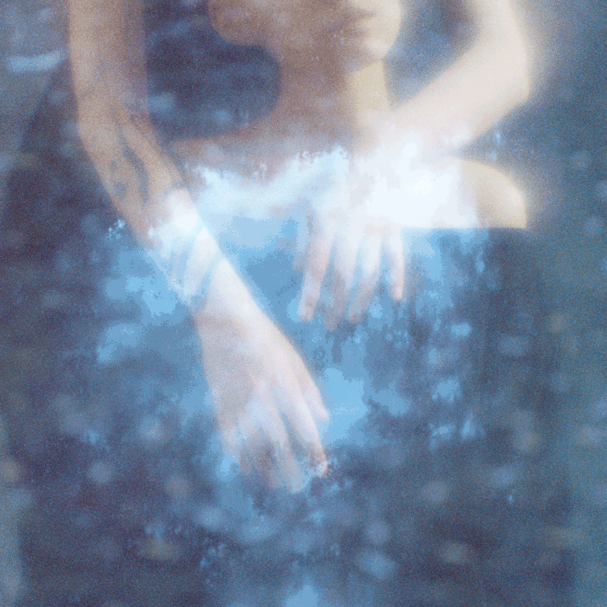 dougthomasmusic's tweet photo. #VisualDisorders’s photographic pieces are not only mesmerising, but they are also a great visual extension of the universe of #Haruki; our compilation in honour of the Japanese writer and author @harukimurakami_. 

Models: @_wakantanka_ &amp; @_carl_solomon_ https://t.co/boU61uFFrj