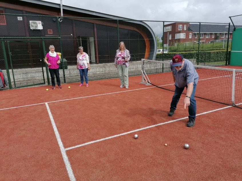 Samen met #OldStars en #JVC zetten we in op de #DerdeHelft: een gezonde variant zonder bier🍻 en bitterballen maar met gezelligheid &amp; beweging👫 De sportkantine als plek voor 55+‍👨‍🦳 voor een potje sjoelen, koffie☕️ of goed gesprek🗣 ow.ly/qP3S50GuA8E
#derdehelft