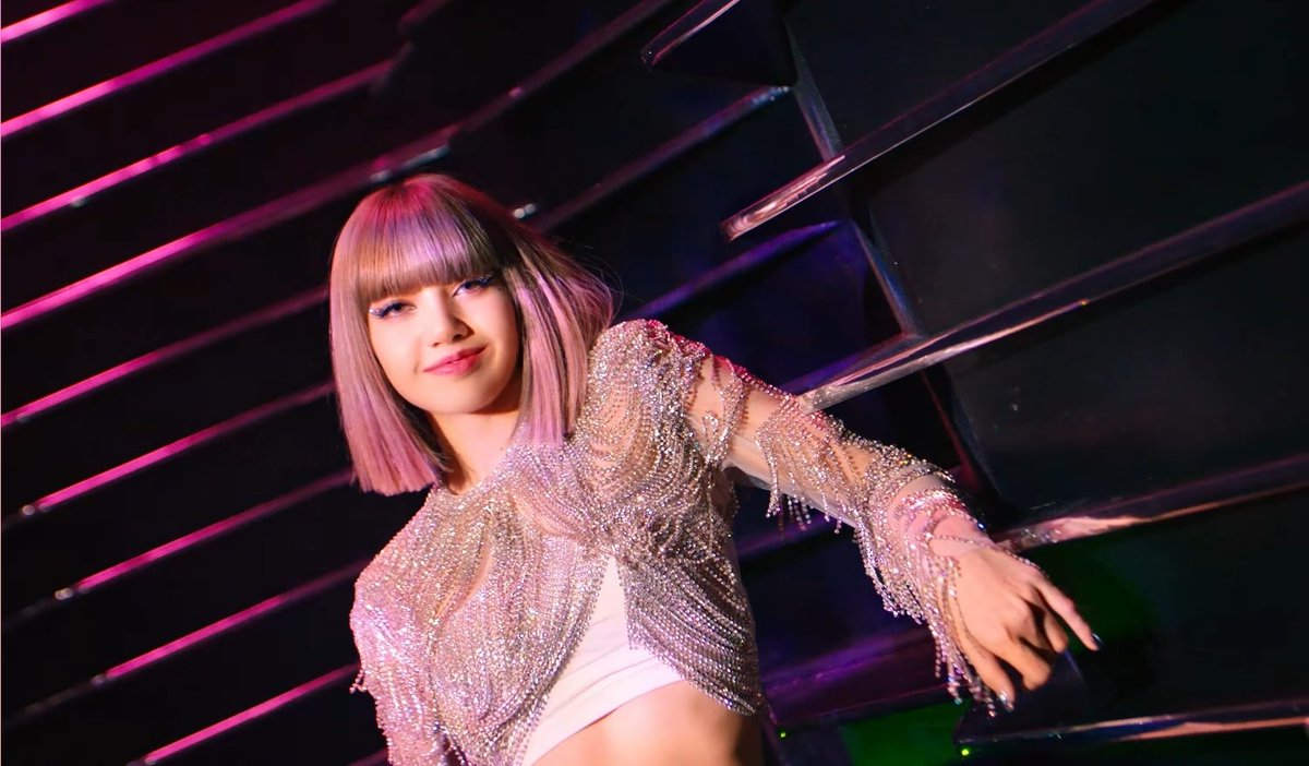 Lisa megan thee stallion. Dj snake sg. Lisa of blackpink dj snake ozuna. Dj snake sg. Megan thee stallion, lisa of blackpink в сравнении.