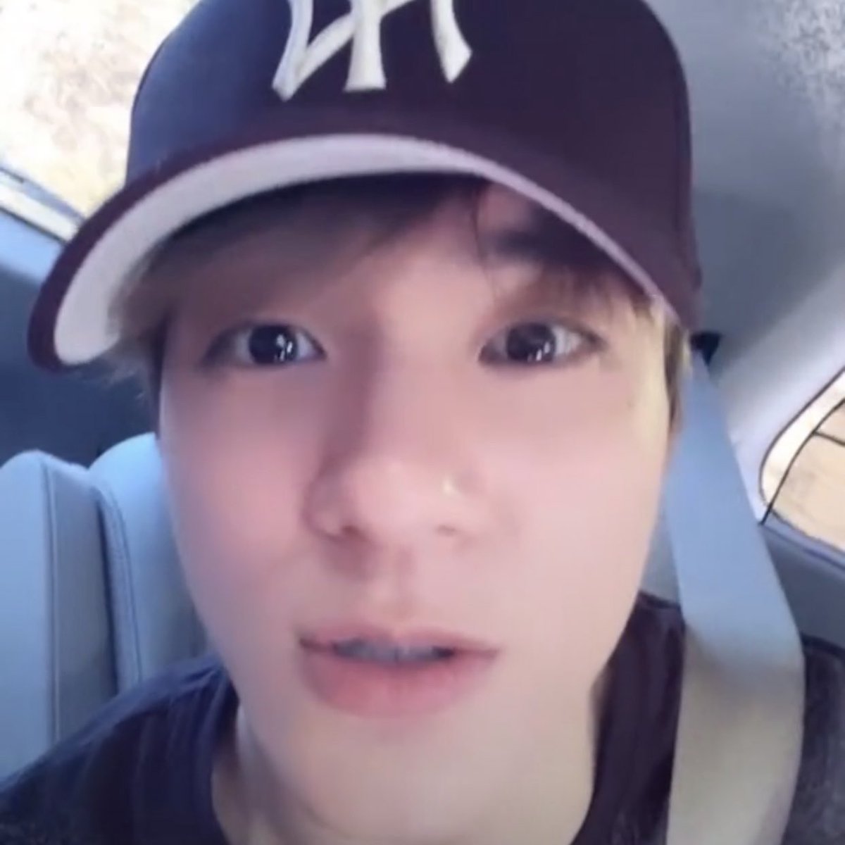 ปาทู ปาทูนะ น่อขอปาทูฉองตัวว ૮.• ·̫ • ა