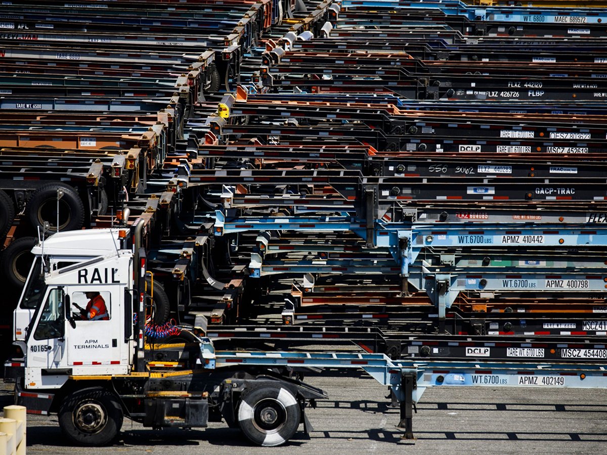 BostonStratInt's tweet photo. Port-Crisis Plan Seeks Inland U.S. Terminals, More Truckers https://t.co/ASfY7m0C37 via @BostonStratInt #supplychain #automation https://t.co/IhDxDSGH8I