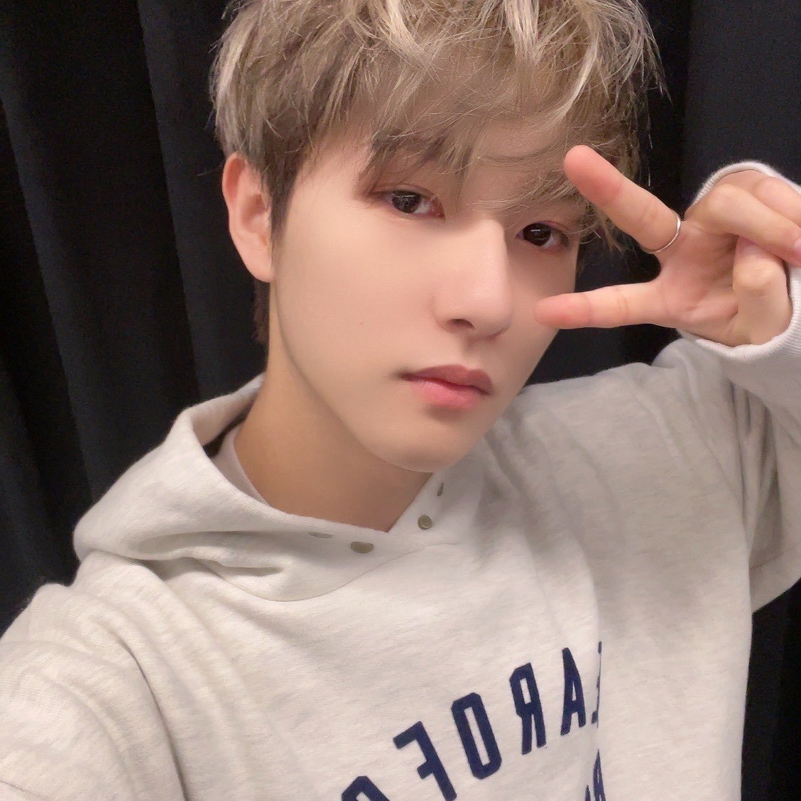 hrjfolder's tweet photo. RENJUN SELCA!!!! https://t.co/bJpvMI184C