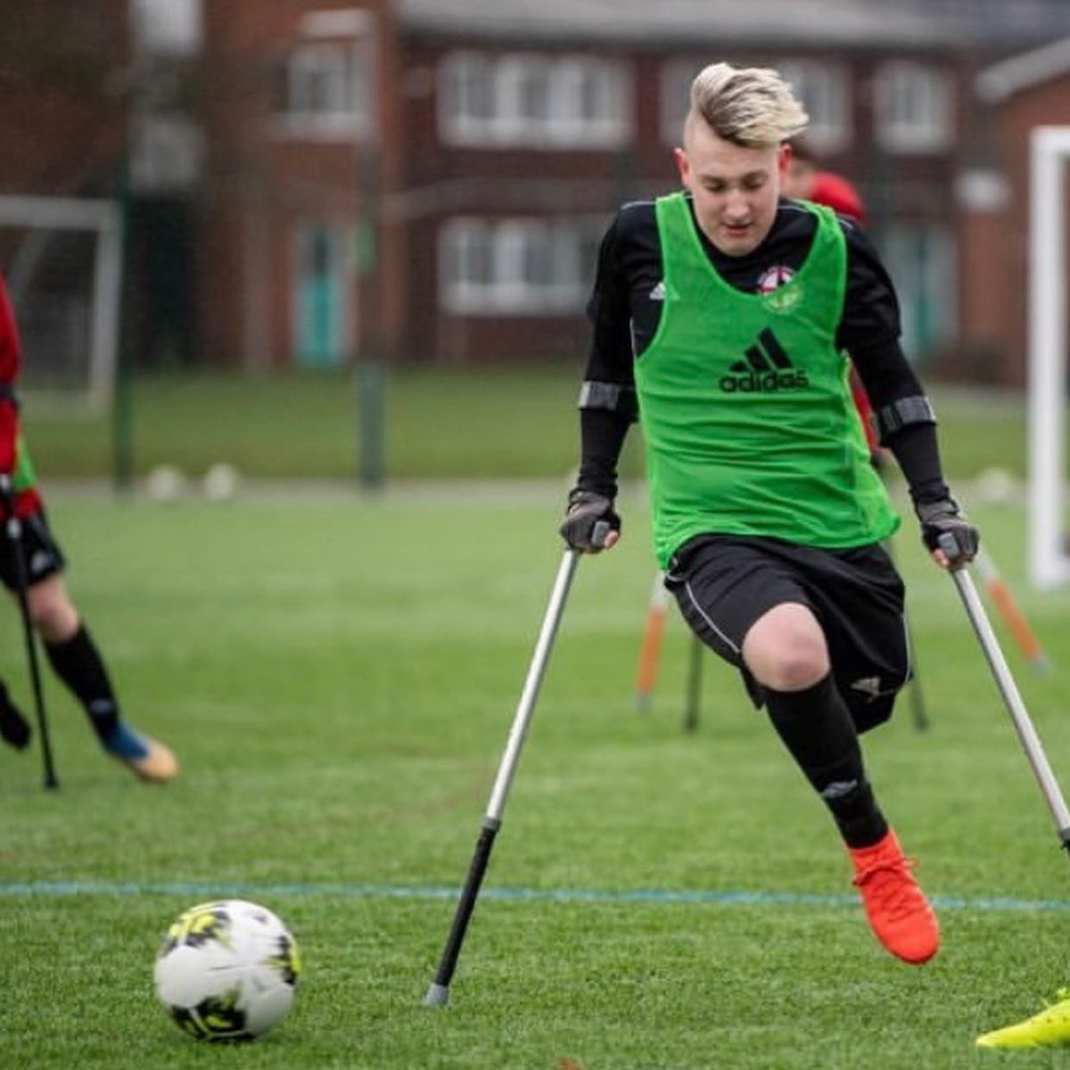 CheGray22's tweet image. What a whirlwind of a 12 months, and the hairs changed quite drastically 😂 21 baby 🥳