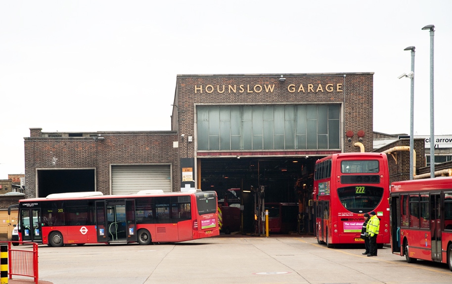 mod_in_metro's tweet image. Hounslow Bus Garage

1954

London Transport Architects Dept.

modernism-in-metroland.co.uk/hounslow-bus-g…