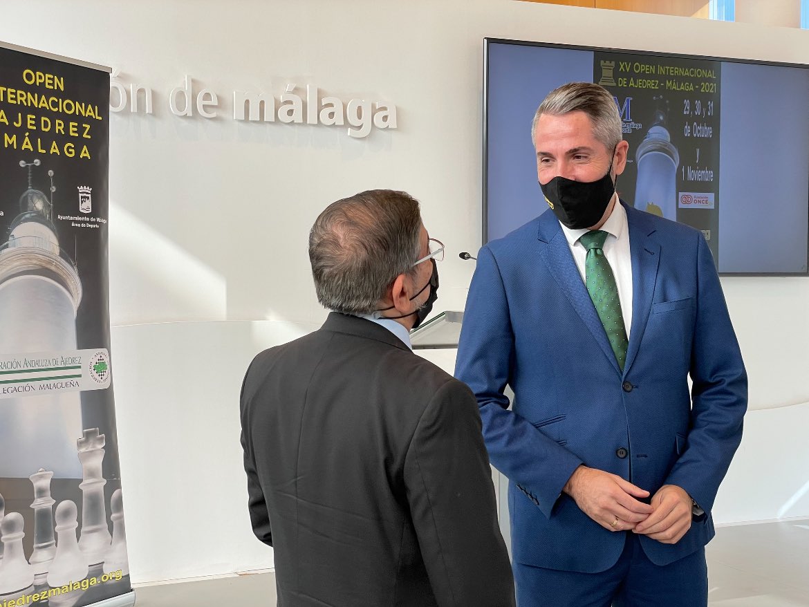 DeportesDipMlg's tweet photo. 📌El Open Internacional de Ajedrez Málaga 2021, patrocinado por el Servicio de Deporte de la Diputación de Málaga, será:
📆Desde el 29 de octubre al 1 de noviembre.
📍Polideportivo de Tiro Pichón, aquí en la capital.
#deporte #malaga #ajedrez #OpenInternacional♟Málaga https://t.co/lPR6r1Uvfh