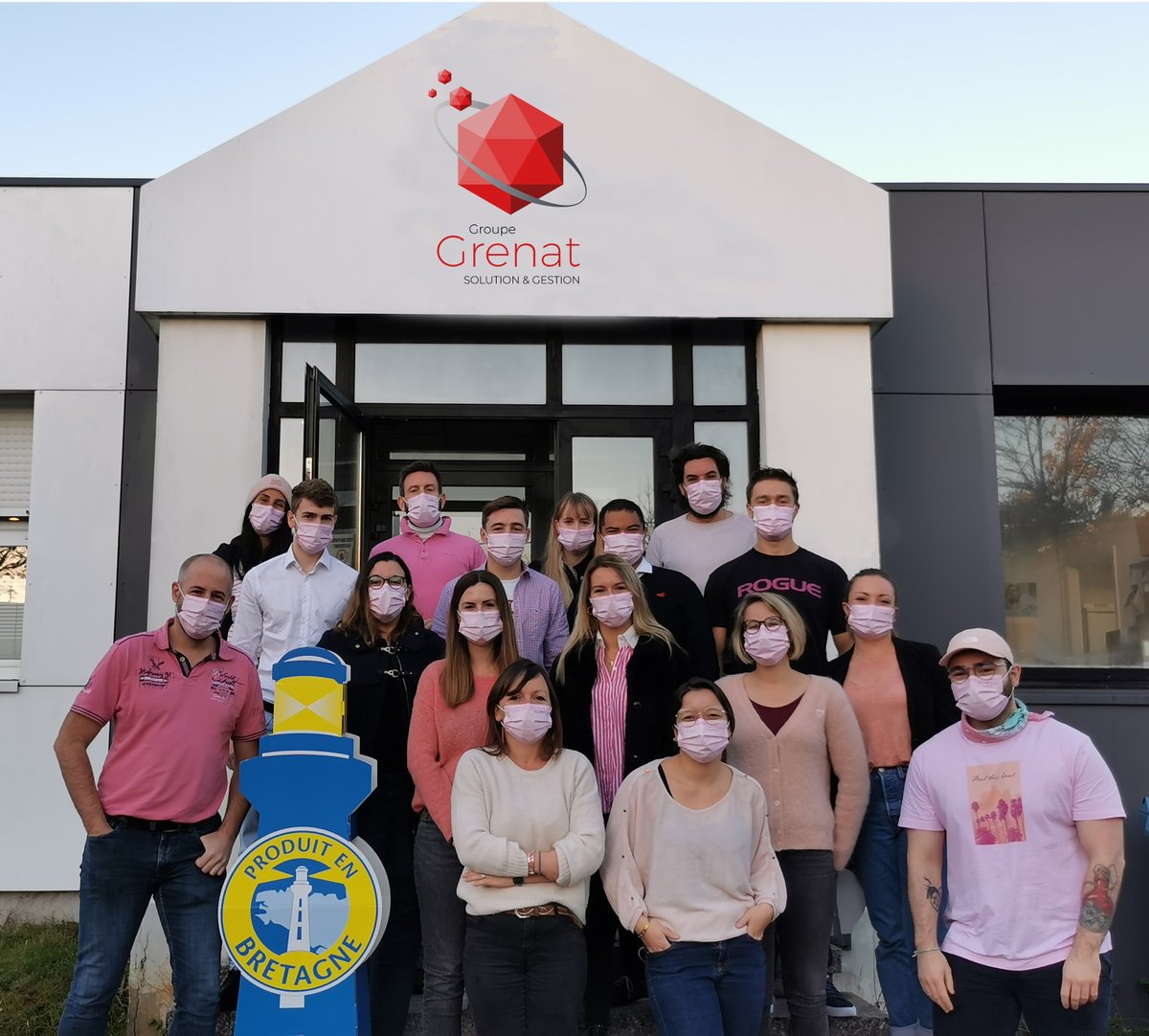 GroupeGrenat's tweet photo. 🎗️ [ Octobre Rose ] 🎗️

Toute la #TeamGrenat profite de ce mois d'octobre pour apporter son soutien à l'association #OctobreRose et rappeler l'importance du dépistage contre le cancer du sein ! 🙏

#cancerdusein #masquerose #diwall #dépistage #brest #grenat https://t.co/vTooWo3PBG