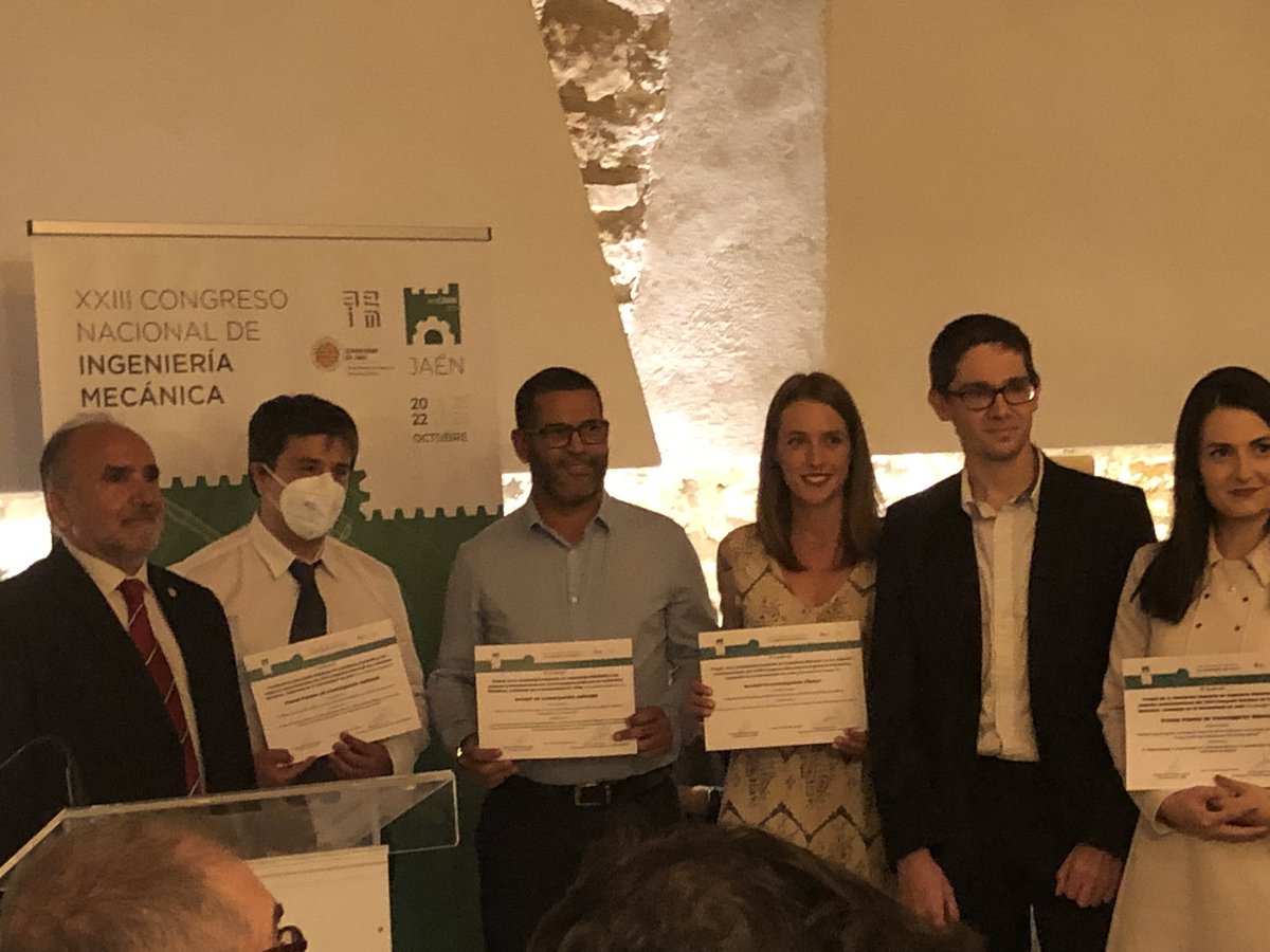 EHUgrindingAcad's tweet photo. Nuestra investigación básica premiada en el Congreso Nacional de Ing. Mecánica! @leigodi recogió el Premio al trabajo conjunto con @IDEKO_ sobre amarre de piezas en #rectificado cilíndrico. Zorionak Equipo! #ingenieriamecanica #Industry40 https://t.co/pgUbp4nE8S