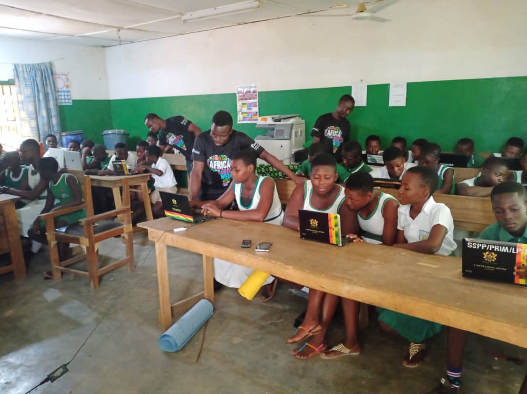 Foundation_DO's tweet image. Africa code week live sessions happening across the country 🇬🇭
#acw 
#codingmadefun 
#africacodeweek