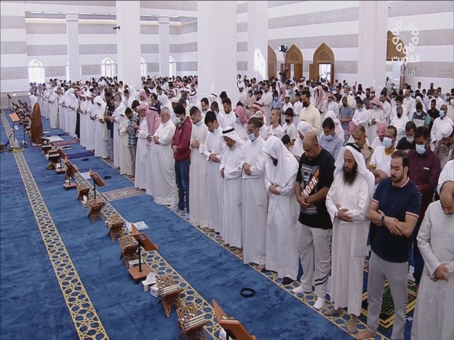 s_alharbi2020's tweet photo. ما أجمل رص الصفوف.. هو من النعم التي لا تدركها إلا بعد فقدها، وما ظننا يوما أن نُجبر على التباعد🌷 https://t.co/Ld9AoULoRO