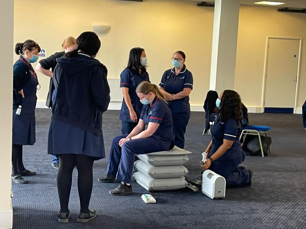 RupinderChal's tweet photo. EICT staff being trained to support patients that have fallen as an urgent 2 hour response #WMAS #EICT #EarlyIntervention @LizaWalsh17 @ChrisHoltNHS @galligan41 @BCHCRKIRBY @rebeccacmartin1 @Victori90266964 thank you @simonbates01 https://t.co/gowZJnh7Fv