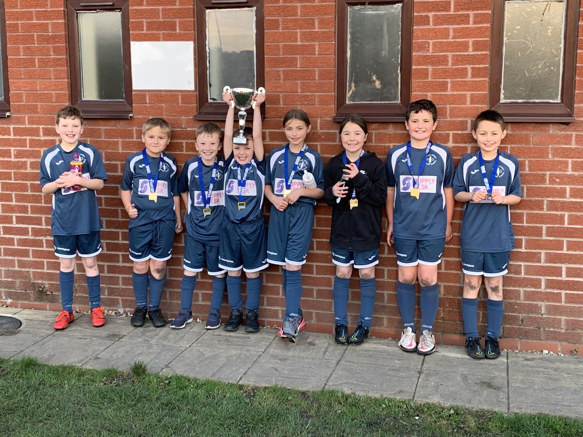 Yesterday our amazing year 4 team won the tag rugby festival! Well done to all involved we are all so proud!!! <a href="/tamesidessp/">Tameside SSP</a> @PoplarStreetHT