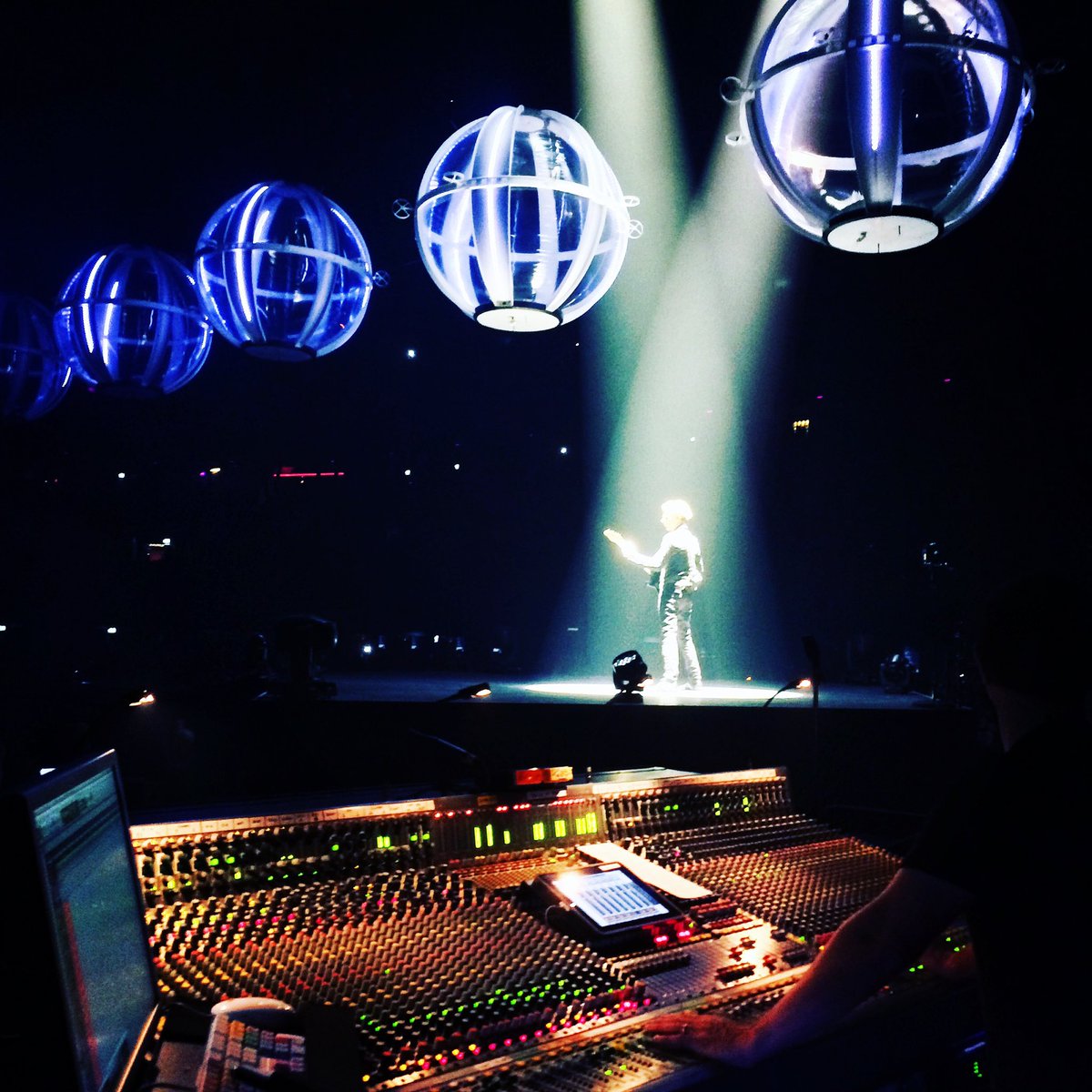 Back on the Muse “Drones” tour, I often ended up with some unique views!  #livemusic #foh #engineering #sound #livesound #livesoundengineering #muse #london #dronesworldtour #paris #bercy #analog #analogaudio #midas #mixing #mixingdesk #midasconsoles