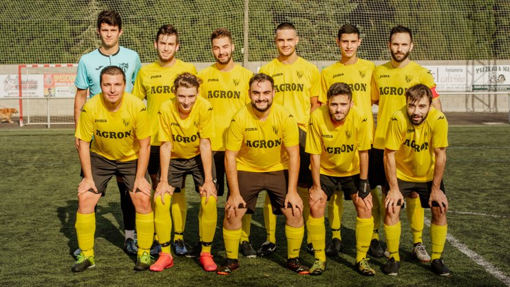 FILIAL| 1ª Xornada Liga  🔥 
📝 Segunda Galicia - Santiago | Grupo 1A
S.R. Calo🆚Agrón -Barcala
📆 Domingo 24 outubro
⏰ 19:15h
🏟 Municipal Rebordelo (Calo)
Toda a sorte do mundo nesta ilusionante campaña, ogallá se cumpran os obxectivos. 
#yellowpowerxabarin #faitesocio