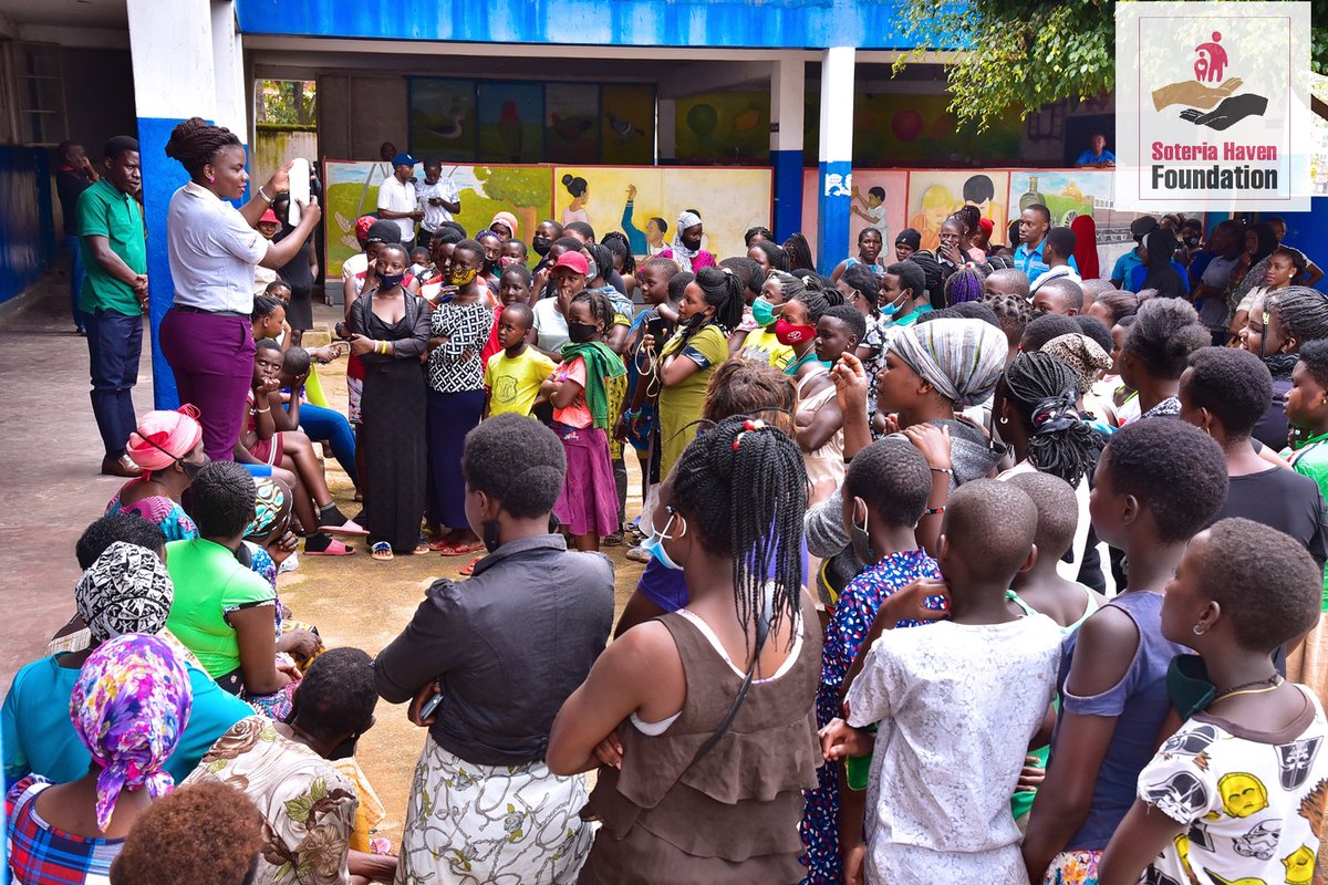 sothafo's tweet photo. Education is key to breaking menstrual barriers, breaking taboos and improving menstrual hygiene health. We engaged both the teenage girls and women of Makerere- Kivulu slum about good hygiene and gave them pads for them to enjoy their periods with dignity.
We bless the Lord https://t.co/a9ixUwupRo