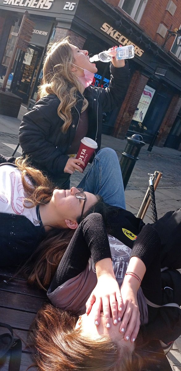 TeamRingRBA13's tweet photo. The Wives just walked up almost 200 stairs at convent Garden station #onthegrind #Rbamonopoly #Teamring2021 @RBA_Sixth https://t.co/TqiXJjWWFw
