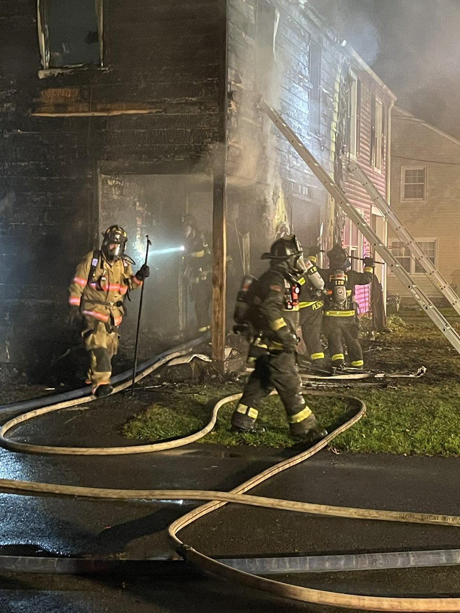 SquadFirePhotos's tweet image. Enfield Ct working fire 9 Laurel Park at 03:40 @fireengineering @RagTopFire @national_fire