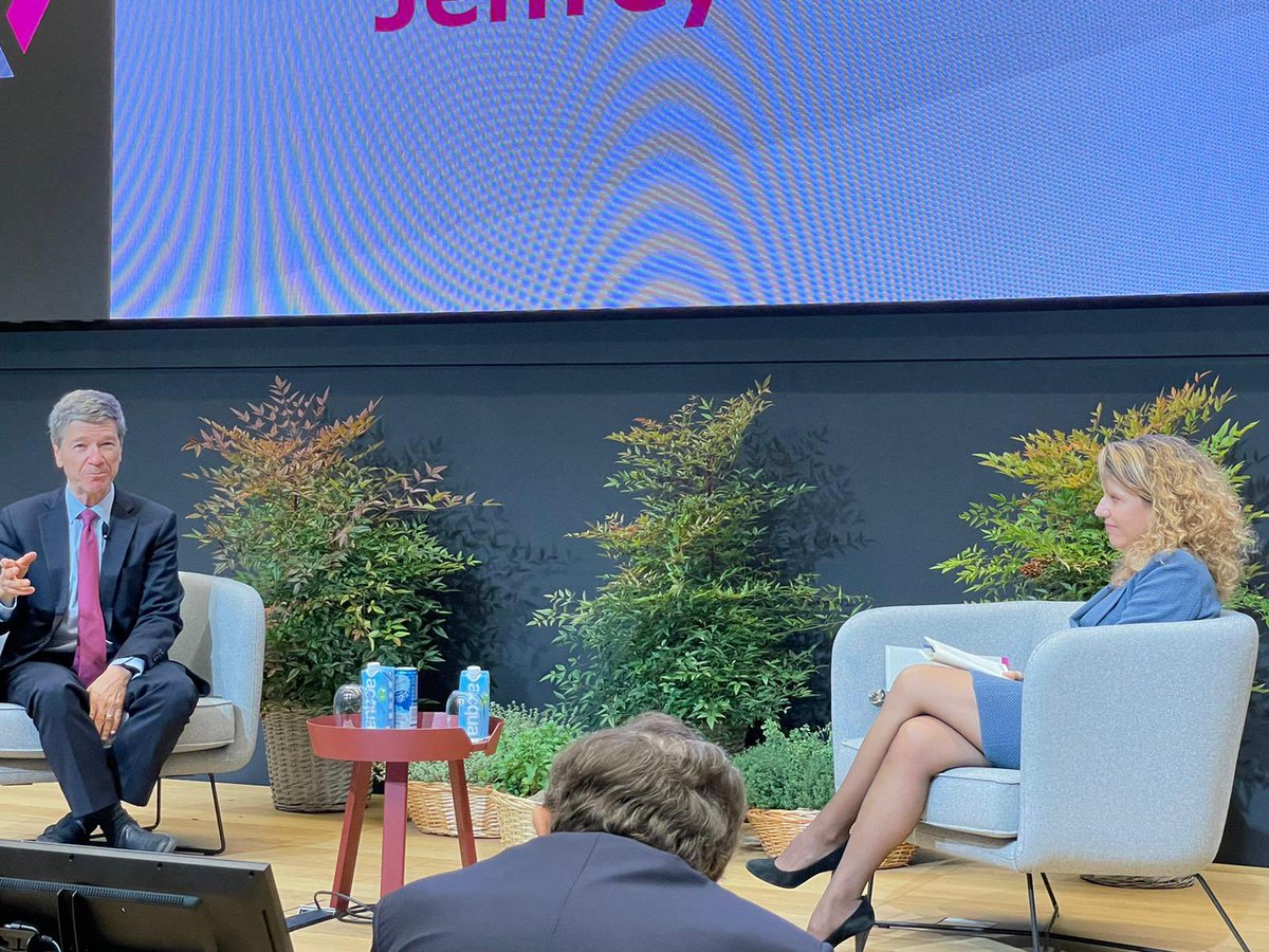 I applaud #Chiesi for becoming a #BCorp. What is difficult to understand is why being a BCorp is exceptional. Every single company should be a BCorp, it is a matter of moral and business responsibility - @JeffDSachs live at our  Headquarters