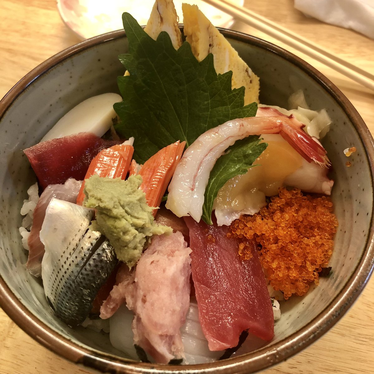 venire_eno's tweet photo. ランチは、足利市の「寿司孝」でいただきました🤗✨

海鮮丼ランチ❣️

海鮮系は久しぶりで美味しかったです🤗
あら汁も美味しかったしたデザートとコーヒー☕️が付いて800円と言うのもお得です。

#きてみてフォト 
#寿司孝 
#海鮮丼 
#デザート 
#コーヒー 
#ランチ 
#栃木 
#足利 https://t.co/5nnP1apYuV