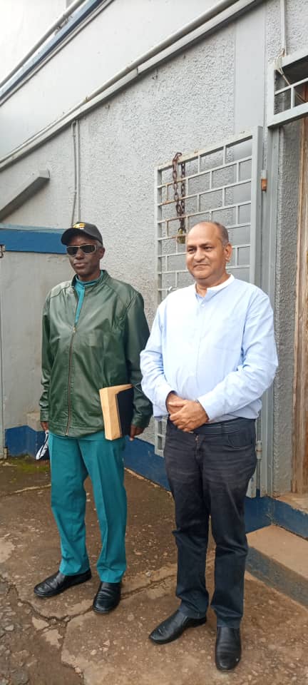 RajeshChaplotUG's tweet photo. Hosted General Elly Tumwine at our Graphic Systems

@GenTumwine  #graphicsystem #Uganda https://t.co/2oHGnIwofv