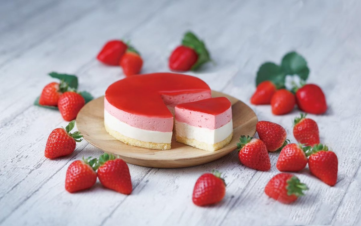 atamibonbon's tweet photo. 🍓いちごのフロマージュケーキ🍓
お家でもちょっと贅沢にカフェ気分を楽しみたい方へオススメ！大人気の冷凍ケーキです🍰 https://t.co/1zihzSulf9