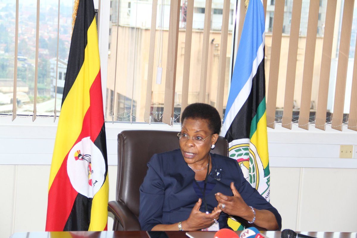 IGGUganda's tweet photo. @IGGBetiKamya: We want teachers in posh schools to give homework to their 10-year-olds in 5th grade to write down their father's name, place of work, job title, car they drive and its cost, a picture of their house - discuss these openly in class. #CollaboratingAgainstCorruption https://t.co/wglgQy9nkF