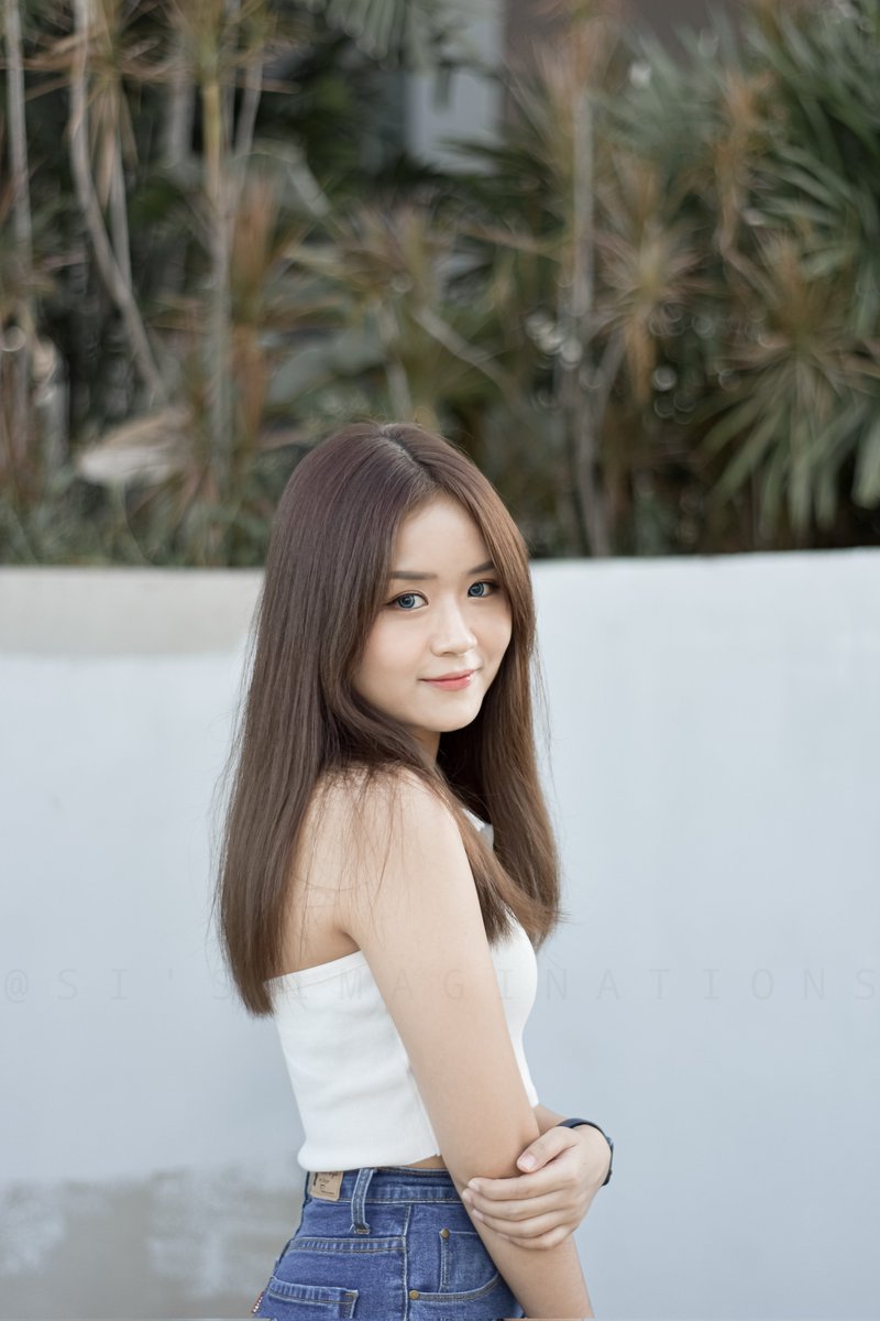 sthuhtet5's tweet photo. In frame - thin_zarko

📸 - https://t.co/iCWKurd5eK

#portraitphotography #lightroom #ootd #ootdmyanmar #cute #Myanmar #Burma #asian #asiangirls #siimaginations #myanmargirls #mandalay #visual #portrait #naturallight https://t.co/uCwCbt4LQp