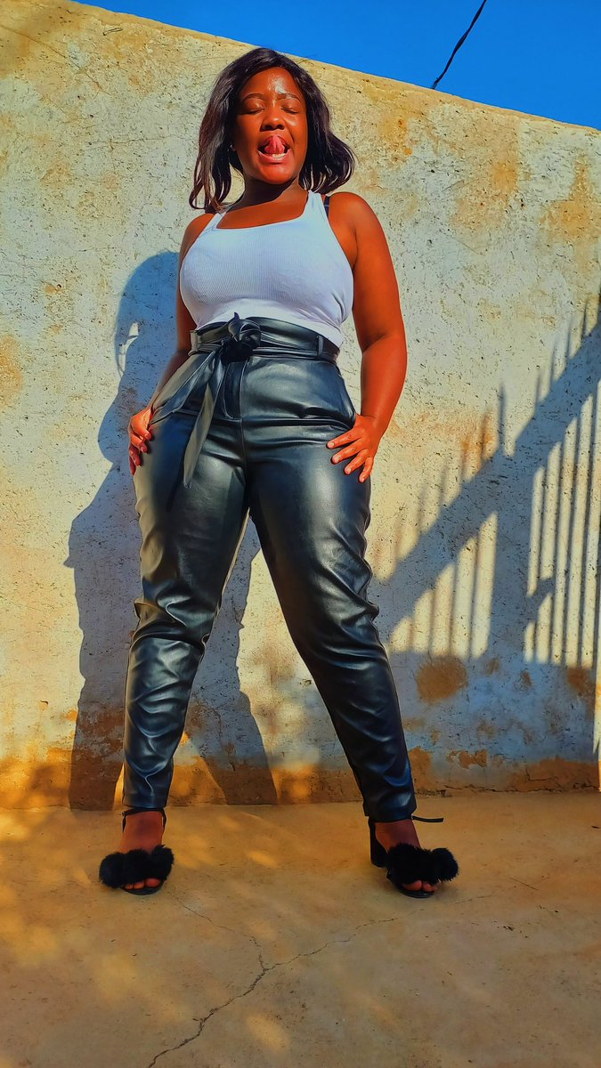Amber29309909's tweet photo. @buhles_sa #🔥🔥🔥🔥🔥🔥 https://t.co/pHbugntR2j