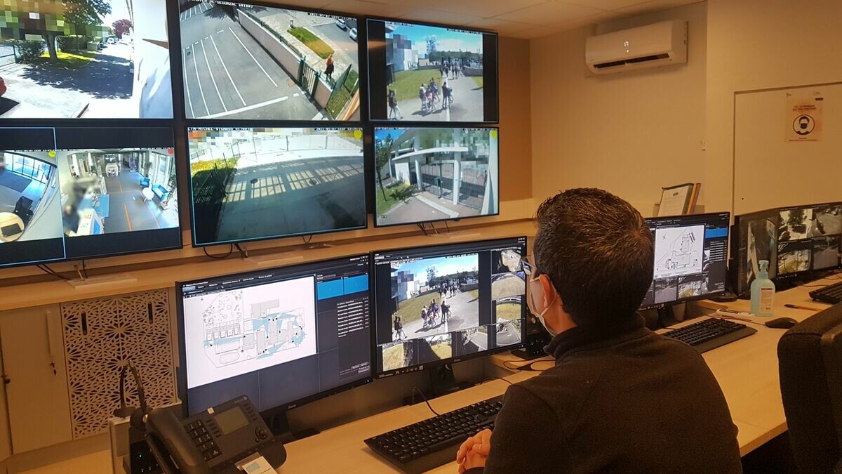 leparisien_78's tweet photo. Le syndicat Seine et Yvelines Numérique au service de la vidéoprotection
➡️ https://t.co/3G0dFazO9G https://t.co/M8OZvU2ALm