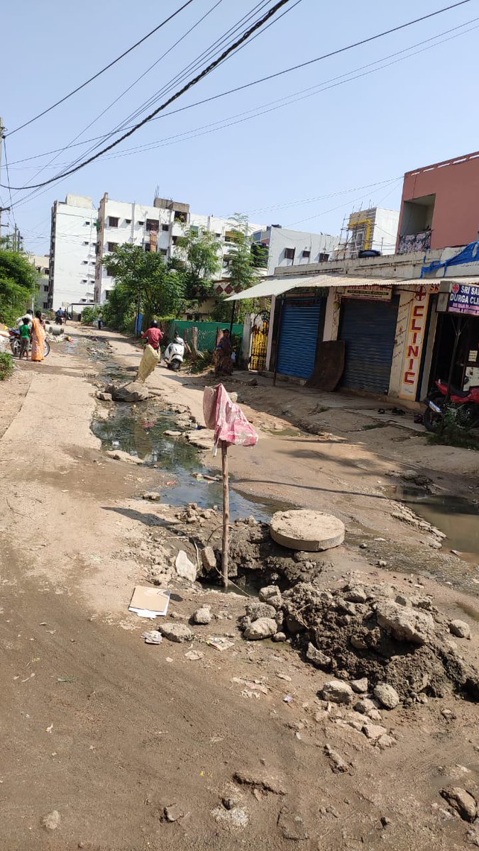 bigfmrjkrish's tweet photo. Sir Namaskaram @KTRTRS  garu, Chaala Baaga unna CC Road ni denikosam tavvaro teliyadu sir. kaani one month avuthondi Alaaney vadilesaaru. Chudandi Maa avasthalu. @quthbullapur near #modiapartments. @DC_Quthbullapur https://t.co/eKQdE6DxDO