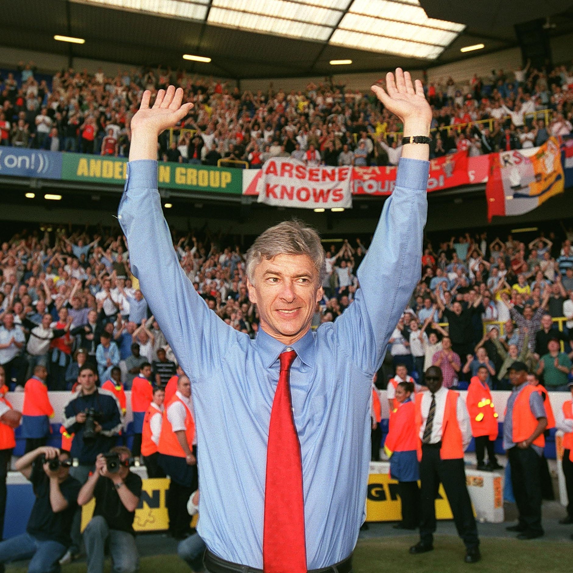 Happy 72nd birthday Arsene Wenger. Arsenal fans miss you. The Invincible Coach 