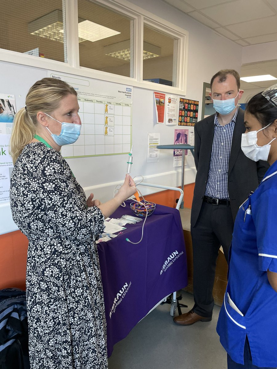 Chezza_999's tweet photo. Day 4 of International IPC Awareness Week ANTT Day. Staff have told us that they are feeling inspired by what they have seen this week. Many thanks to Alice and Mike from @BBraunUK Who were totally amazing @GlynisBenett @WestHertsNHS @CEOAllenC @CarterTreacle @AngelaWhite206 https://t.co/HVCHP54ftM
