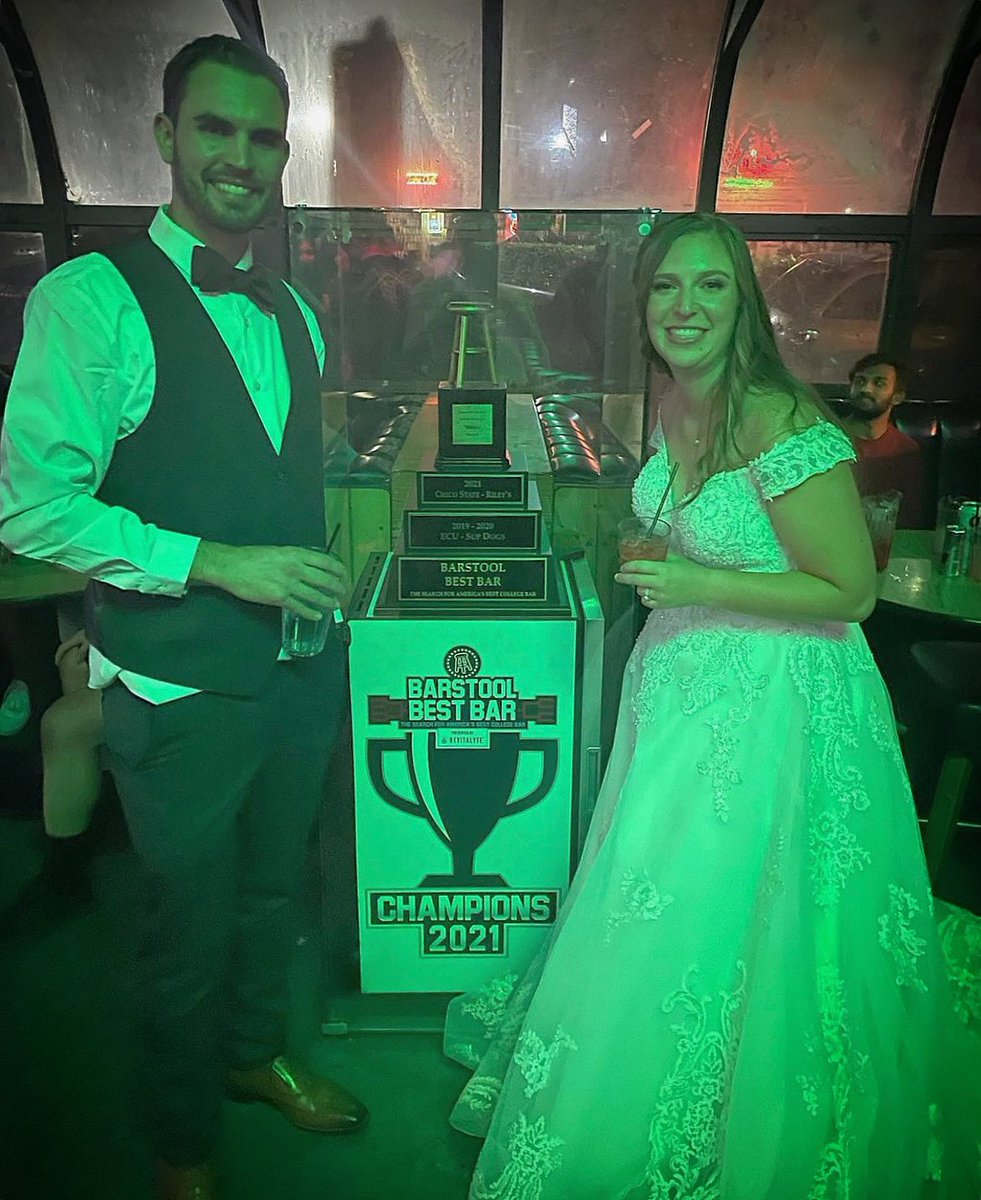 RileysChico's tweet photo. get married and then go to Riley’s☘️ #BestBarRileys https://t.co/au0SdhlFIW