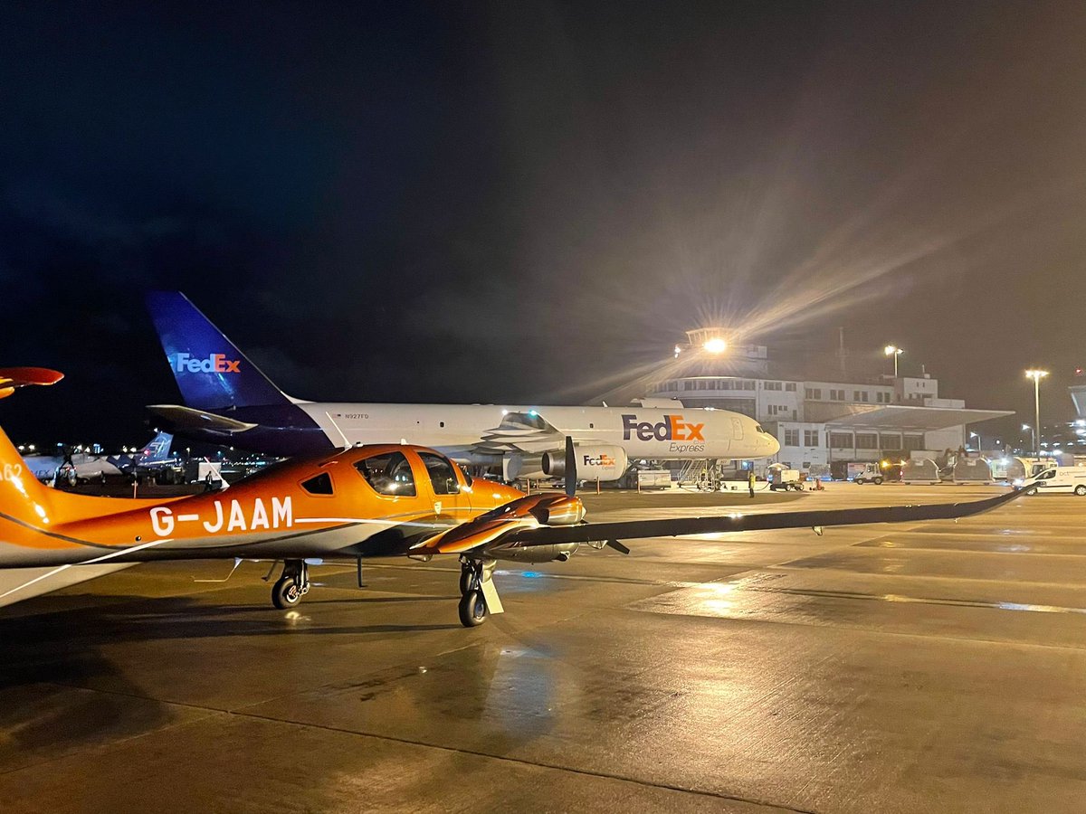 Lovely photo of G-JAAM mixing with the big boys - after a vital flight this week transporting a human liver for transplant. She’s now an accredited life saver!#flyprivateiom #isleofman