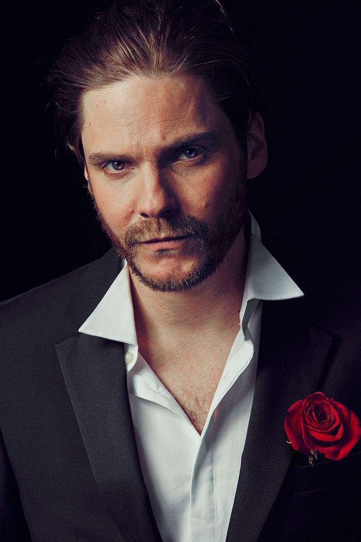 Даниэль сесар мартин брюль. Ханно брюль. Даниэль сесар мартин брюль. Антон брюль. Дэниел брюэль.