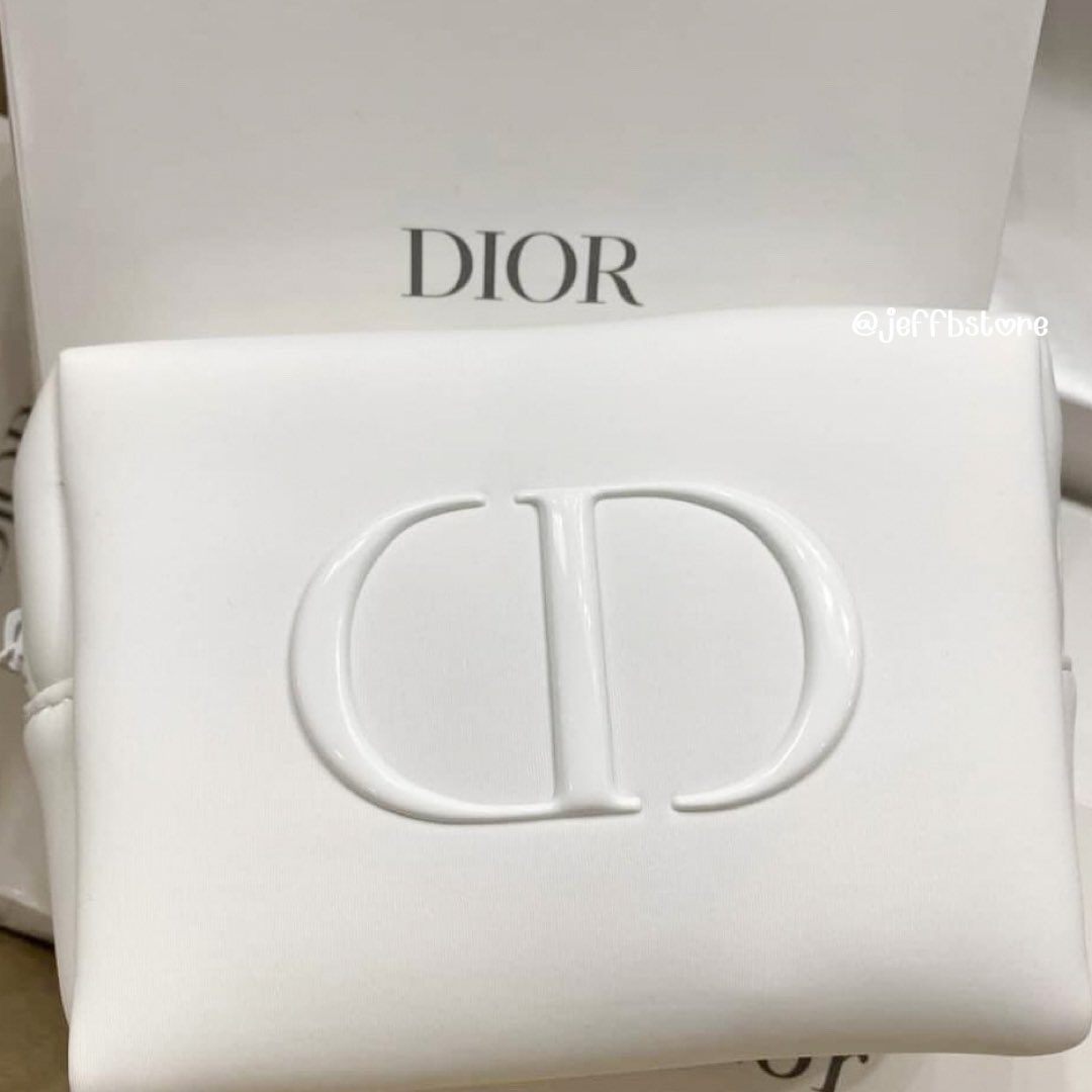 jeffbstore's tweet photo. ❕แจก 1 ใบ❕ 

🤍 Dior Makeup White Pouch 🤍
กระเป๋าคสอ. สีขาว แยกมาจากเซ็ตค่า 
น้องน่ารักมาก นุ่มนิ่ม ☁️🤏🏻

💬 กติกาง่ายๆ : RT&amp;Follow ร้าน 

📢 สุ่มแจกคืนนี้ 19.00 ค่า https://t.co/fdZIl9mrX0