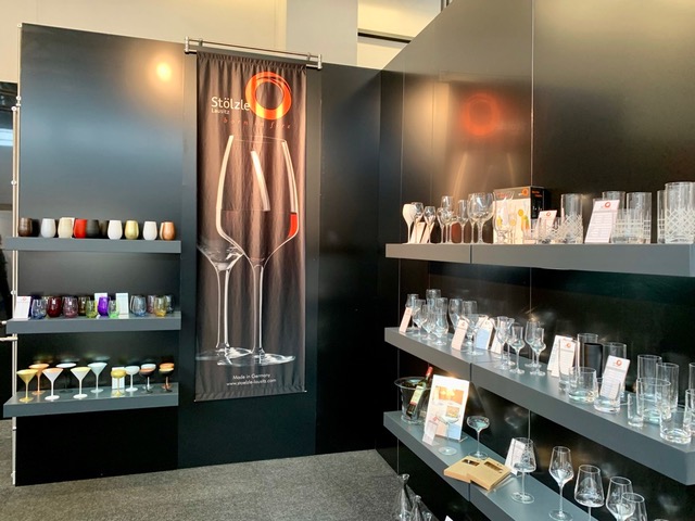 ConstancyGmbh's tweet photo. Diese Woche konnten wir seit langer Zeit mal wieder eine Messe besuchen – die HOGA in Nürnberg für Hotellerie und Gastronomie.
Wir freuen uns, dass wir mit verschiedensten Herstellern wieder persönlich in Kontakt treten und tolle neue Produkte entdecken konnten! https://t.co/Jtx85q5BgD