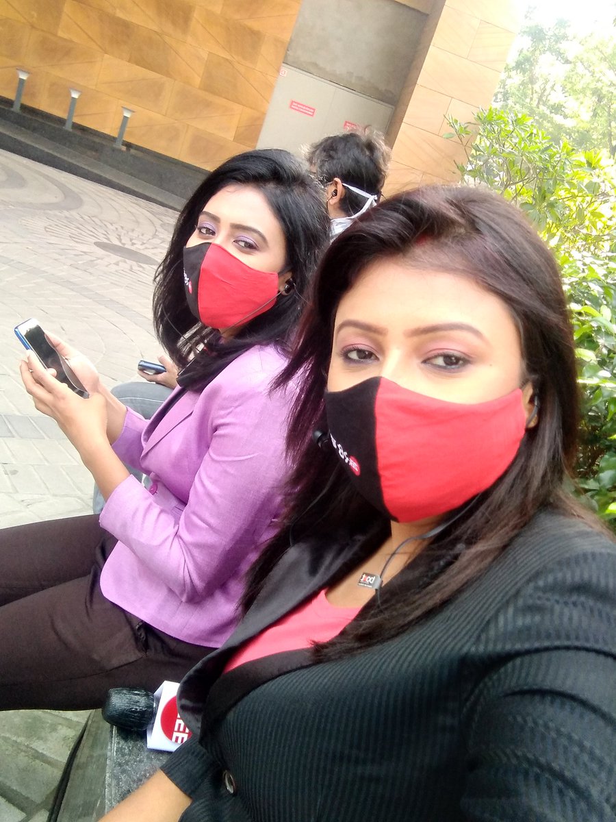 IndiraChakrab19's tweet photo. We are on the spot.
#zee24ghanta
@journonilanjana https://t.co/YXUxzkB0dv