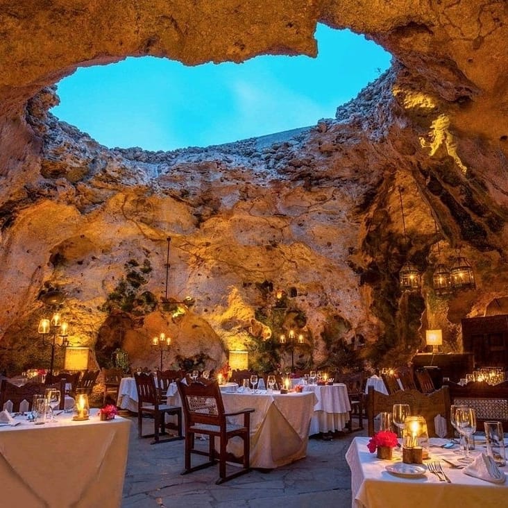 RiverwoodComms's tweet photo. This ought to be on your #travel bucket list.
Located in Diani, Ali Barbour’s cave restaurant is a must try for lovers of unique restaurants. Simply amazing.
📸 @letsDiscoverke
#RiverwoodDiscoveries #Diani #uniquerestaurants #wanderlust #RiverwoodCommunications https://t.co/2PljCwpUmP
