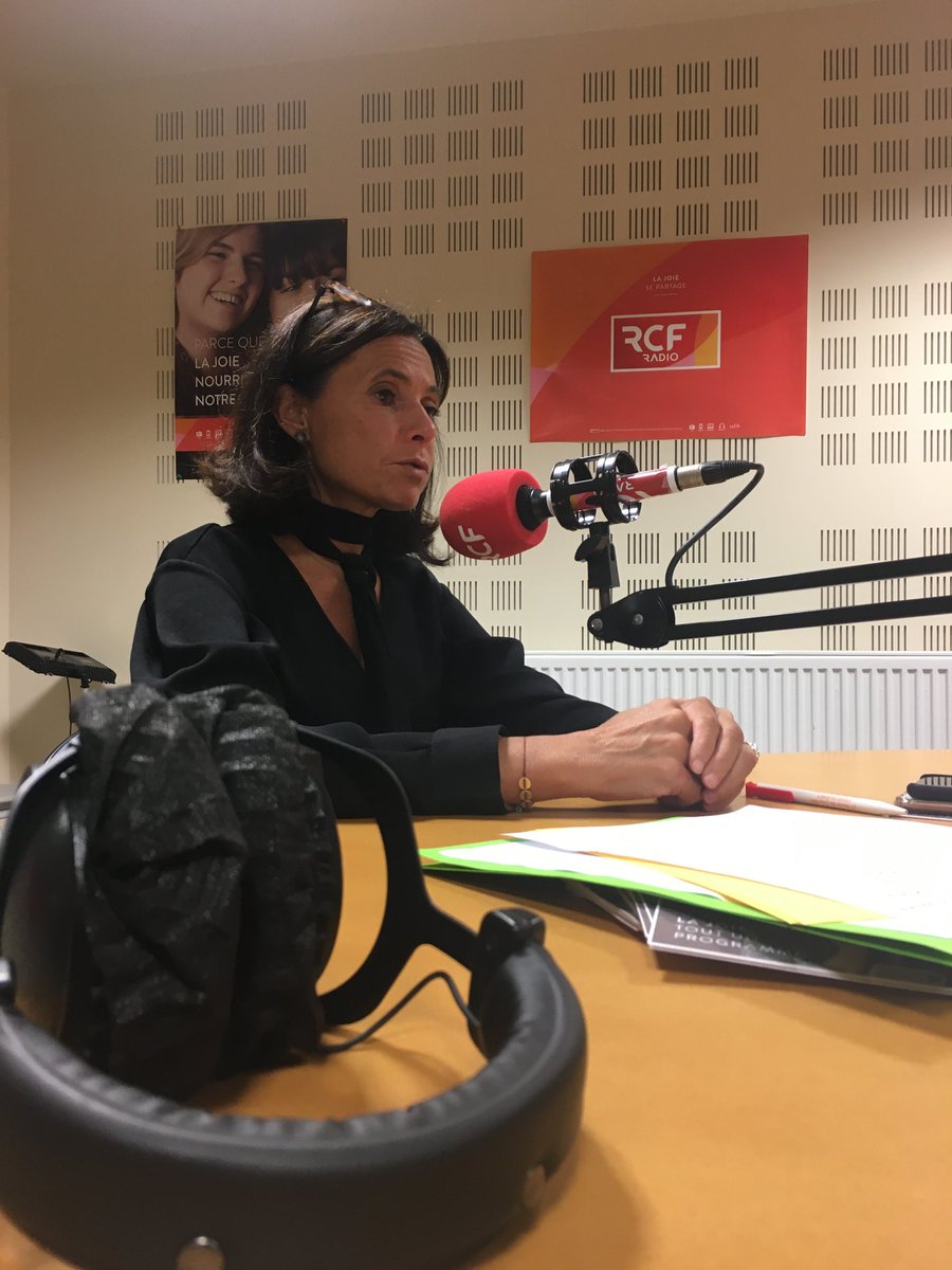 aclimoges's tweet photo. [#Éduinov] À 11h, retrouvez la rectrice @CDrucker_Godard sur les ondes de @RCFLimousin.
📻 Créascopie Hebdo #8 autour de l'innovation pédagogique. https://t.co/2LWGWHNYEn
