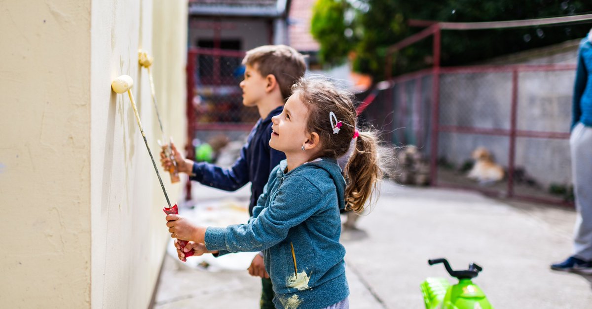 Nouryon's tweet photo. We're inspiring the next generation of scientists on @IKEM_SE's #ChemistryDay! @Nouryon donates its #Bermocoll solution to 110,000 young students at 1,000 schools for #Sweden’s largest #chemistry experiment: https://t.co/UKZQEyBwTA
#essentialsolutions #science https://t.co/oWEvA7e5tP