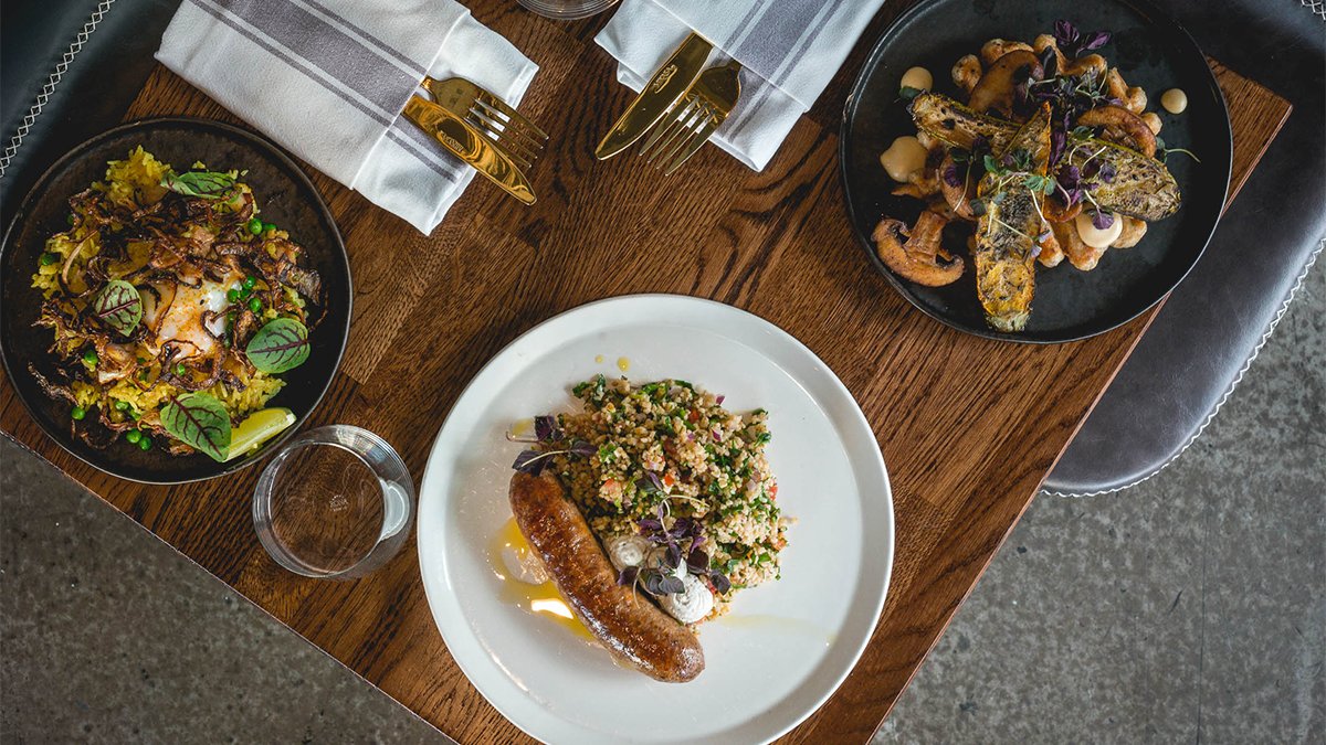 SmokeandSaltLDN's tweet photo. Let the brunching commence!

Apart from the usual culprits, our chefs like to get creative on a Friday and Saturday and put a few brunch specials up on the blackboard. 

Brunch served until 2pm, walk-ins more than welcome.

https://t.co/LSou8K6Z8h

#brunch https://t.co/YSHljiCc3R
