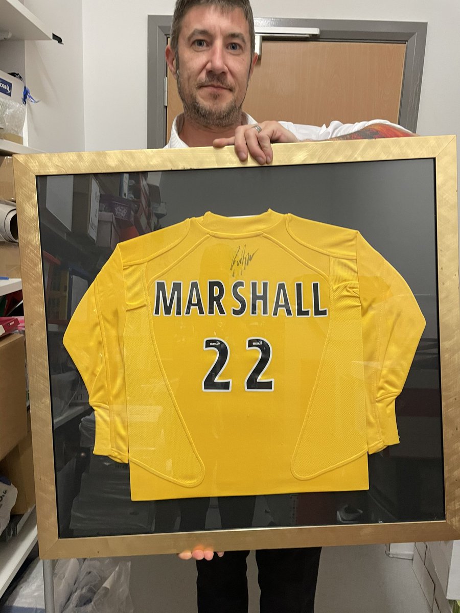 AlvaAcademy's tweet photo. Silent auction!!!!! If you would like to place a bid on this amazing signed David Marshall (Scotland &amp; Celtic) strip please email your bid to cldclifford@glow.sch.uk with your name and number.  @macmillancancer @MarshallDavid23 https://t.co/edeN9vPYp1