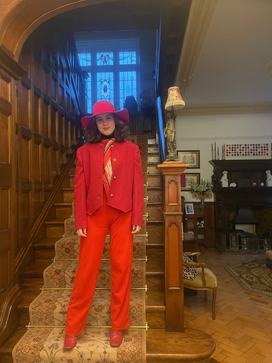 Bella Beck channelling <a href="/Joancollinsdbe/">Joan Collins</a>  Dynasty circa 1986 for #showracismtheredcard day at school.
