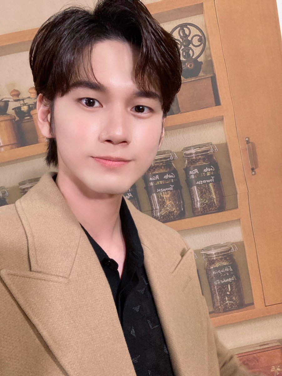 officialtwt_OSW's tweet photo. ✨ 211022 커피 한잔 할까요? 제작발표회 #옹성우 ✨

열정 신입 바리스타 #고비 와 처음 만나기까지 앞으로 이틀✌🏻
오늘은 가을을 따뜻하게 데워줄 강고비X옹성우를 살짝 엿볼 수 있었던 소중한 하루💙
앞으로 카카오TV 오리지널 #커피한잔할까요 에서 매주 일요일, 목요일에 만나요!☕

#ONGSEONGWU https://t.co/nVO7sstPiJ
