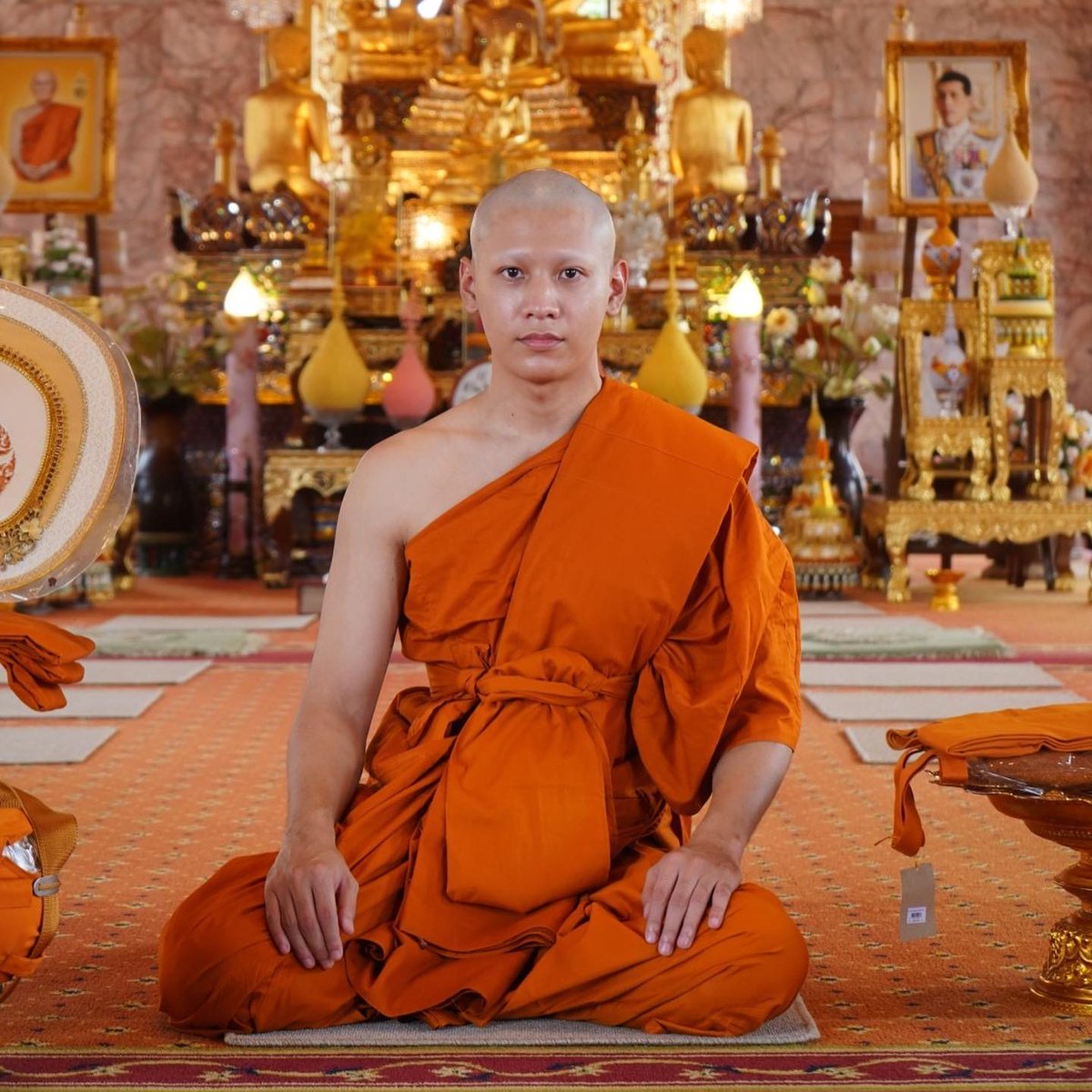 SuperstarnewsTH's tweet photo. ร่วมอนุโมทนาบุญ #สิงโตปราชญา บวชทดแทนคุณพ่อแม่ ได้ฉายา “ปราชโญ” 

สร้างความภูมิใจให้กับครอบครัวเป็นอย่างมาก โดยสิงโตมีความตั้งใจเพื่อทดแทนคุณบิดา มารดา และศึกษาธรรมะในวันศุกร์ที่ 22 ตุลาคม 2564  ณ อุโบสถวัดผาณิตาราม จ.ฉะเชิงเทรา และได้รับฉายาทางธรรมว่า  “ปราชโญ” (ปะ-รา-ชะ-โย) https://t.co/FVIH3U9gkk
